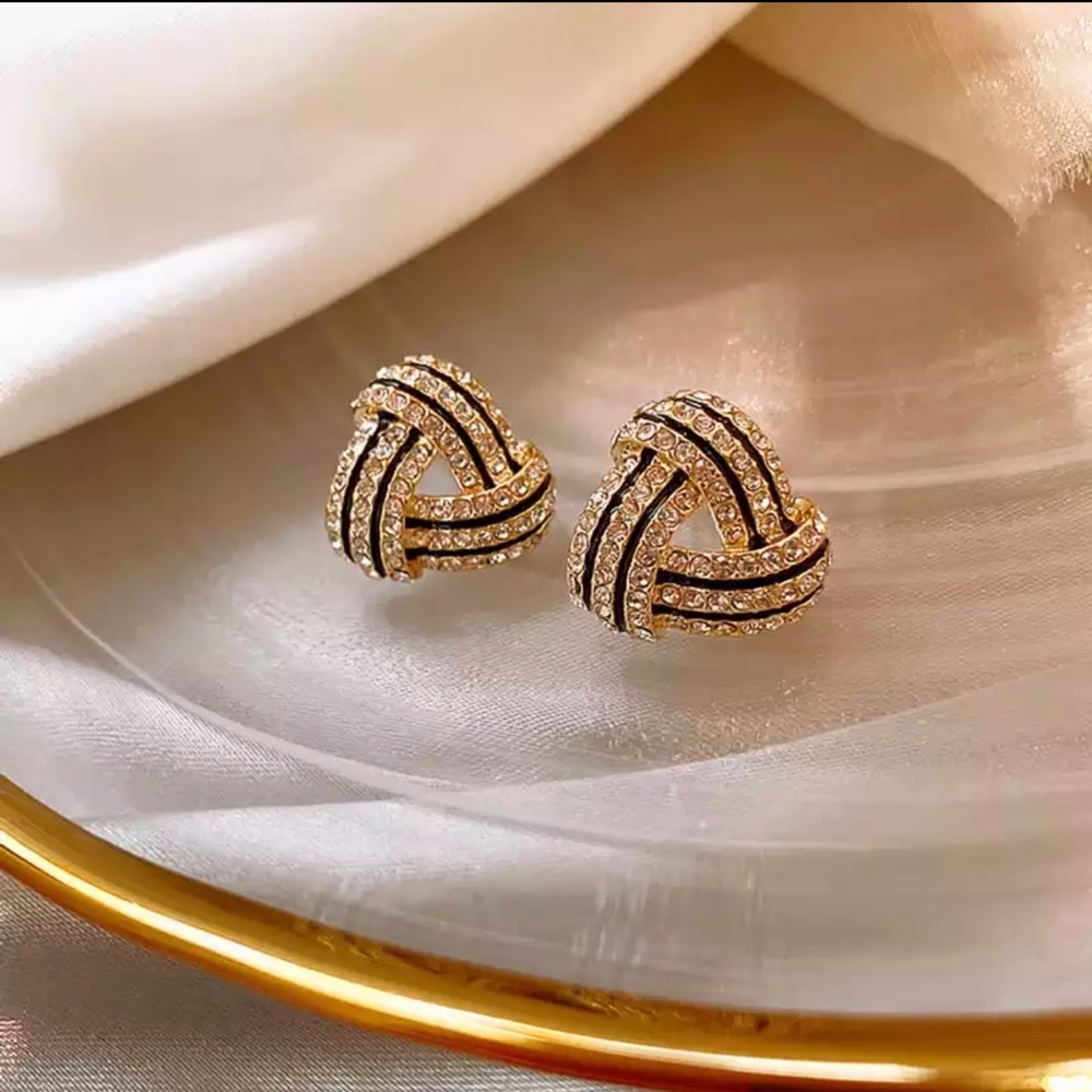 Zircon Small Triangle Ear Studs for Women Geometric Pearl Heart Shape